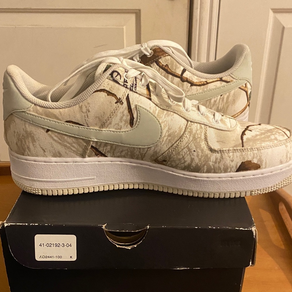 Men’s Size 12 Air Force 1 ‘07 LV8 3 Light Bone - Picture 9 of 9
